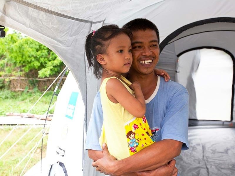 philippines-father-daughter-800x600